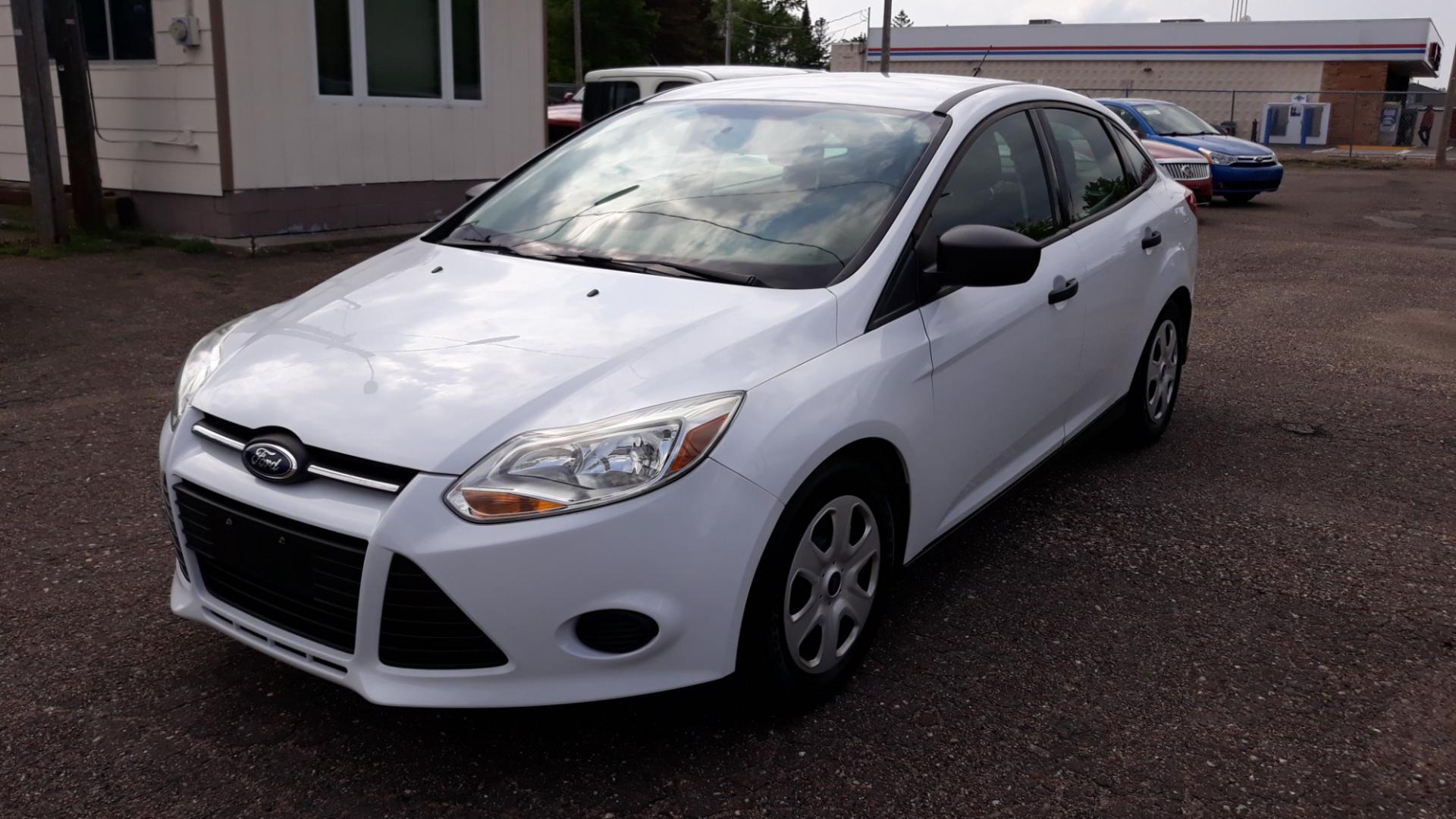 2014 Ford Focus S Sedan (1FADP3E21EL) with an 2.0L L4 DOHC 16V engine, AUTO transmission, located at 434 West Main Street, Anoka, MN, 55303, (763) 576-9696, 45.201759, -93.396706 - 2014 FORD FOCUS S, ONE OWNER, SUPER CLEAN, WITH ONLY 66,242 MILES - Photo#0